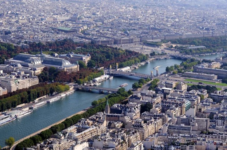 Paris Plages 2024: Uw Gids voor Parijse Zomerplezier met Luchthaven Taxi