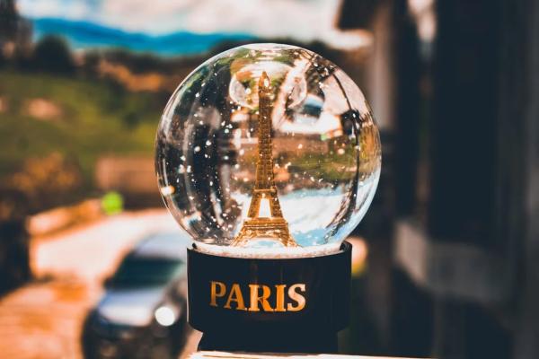 Souvenirs uit Parijs: Een Complete Gids voor Authentieke Franse Geschenken