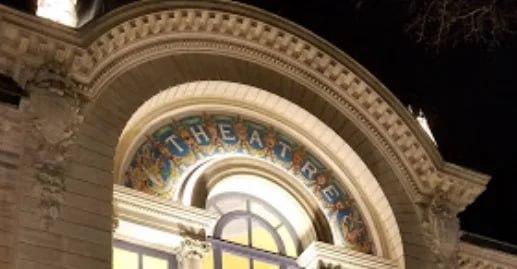 Reisen Sie von den großen Flughäfen zum Théâtre Xavier de Gaulle, Évreux | Flughafentaxi-Optionen