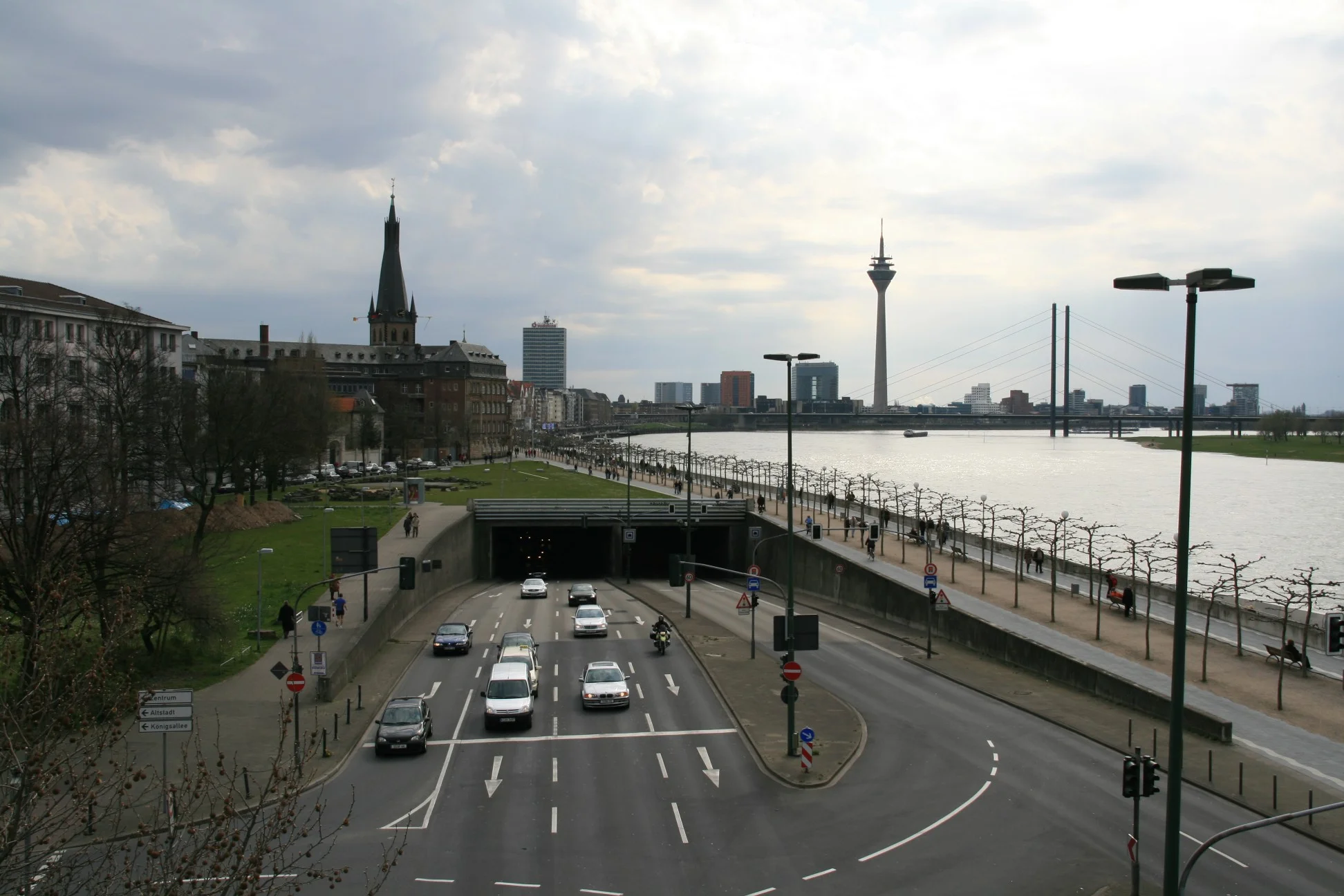 Tunnel de l'avenue du Rhin à Düsseldorf