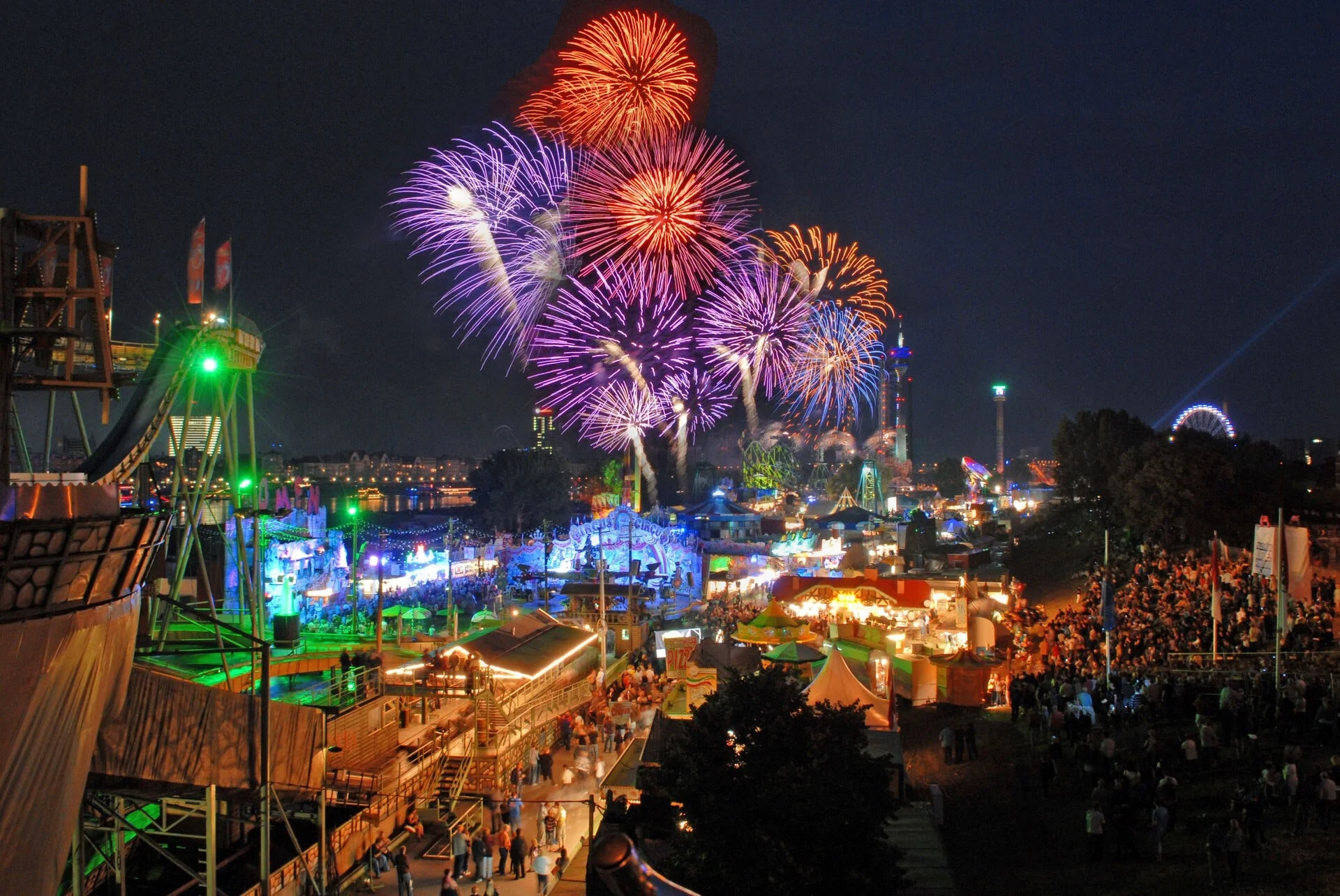 Düsseldorf fair fireworks