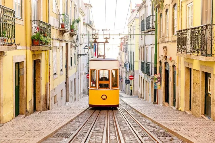 how-to-get-from-Lisbon-Airport-to-the-city