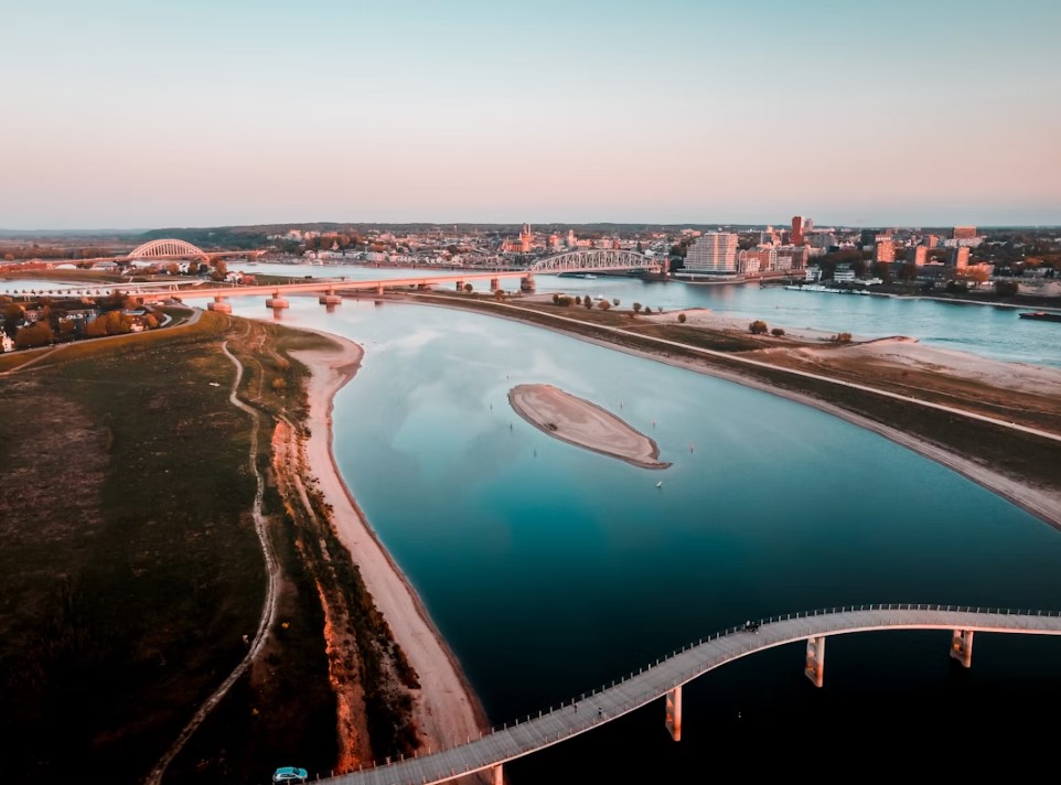 Nijmegen-aerial-view-of-city