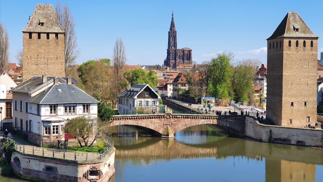 Elzas, Straatsburg, is een charmante en unieke stad verscholen in het noordoosten van Frankrijk | Luchthaven Taxi