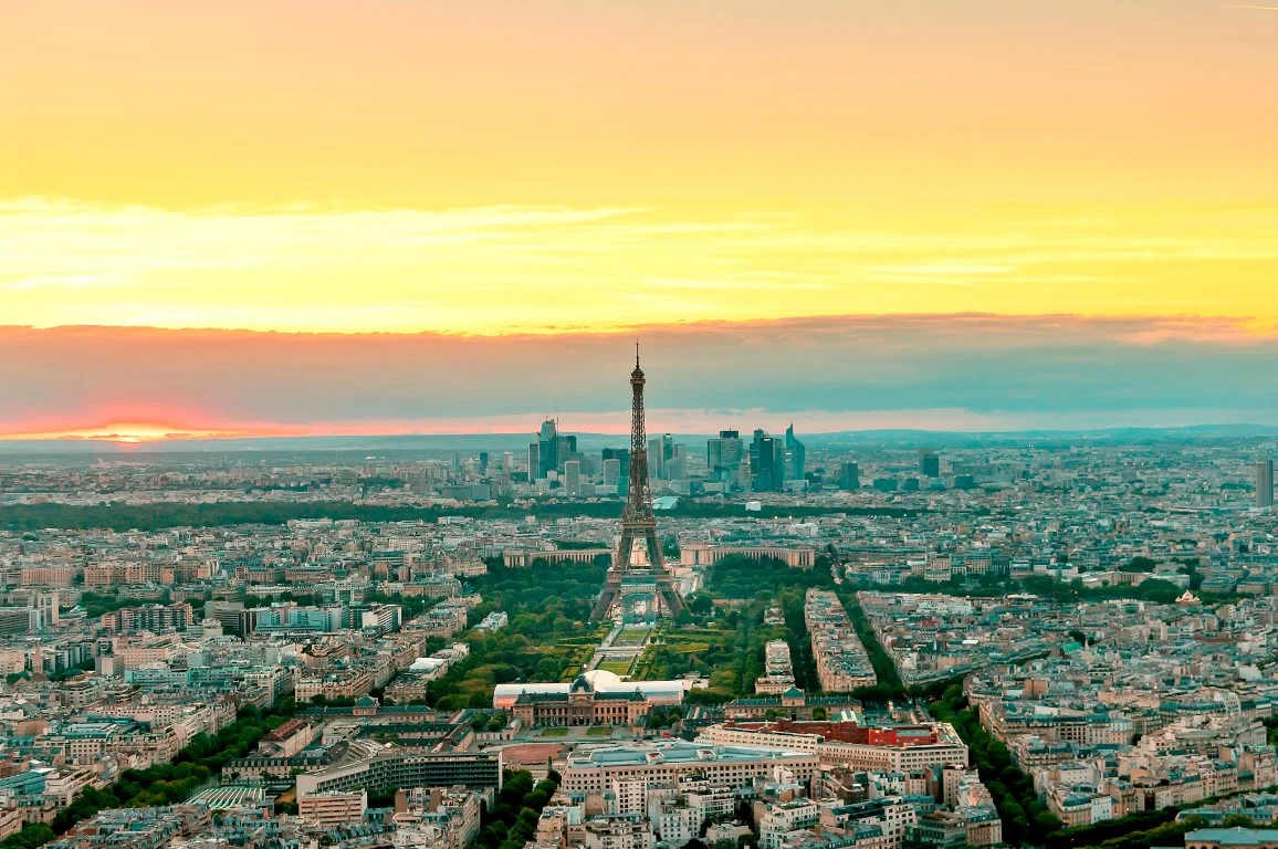 A City With A Tower In The Middle