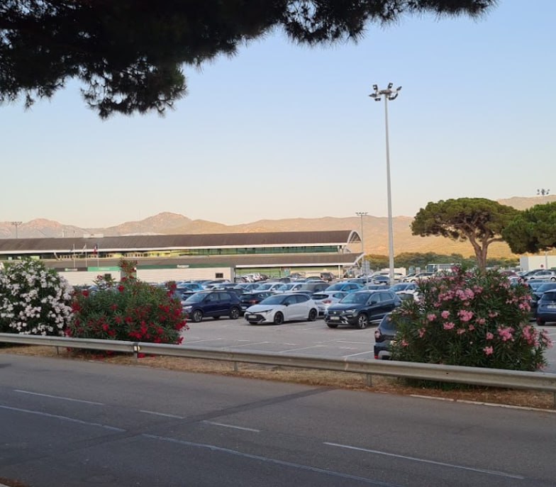 ajaccio_napoleon_bonaparte_airport_taxi