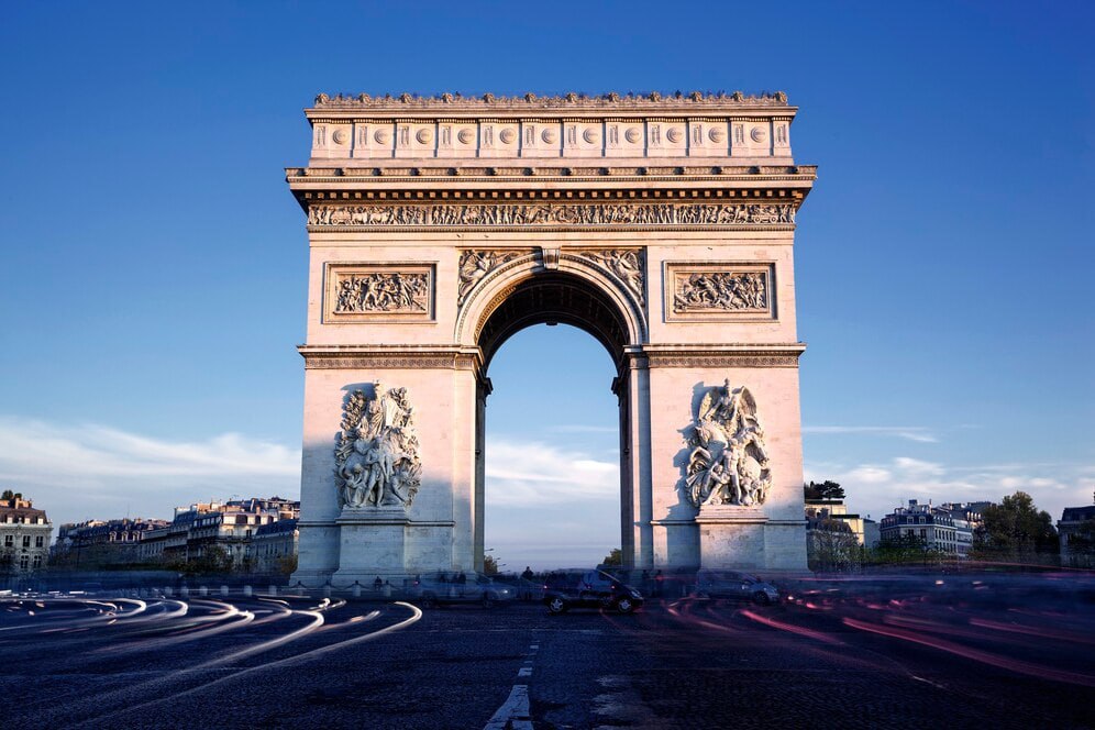Horizontal View Famous Arc De Triomphe Paris France