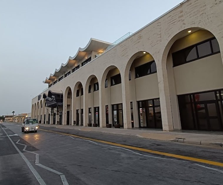 malta_international_airport_taxi