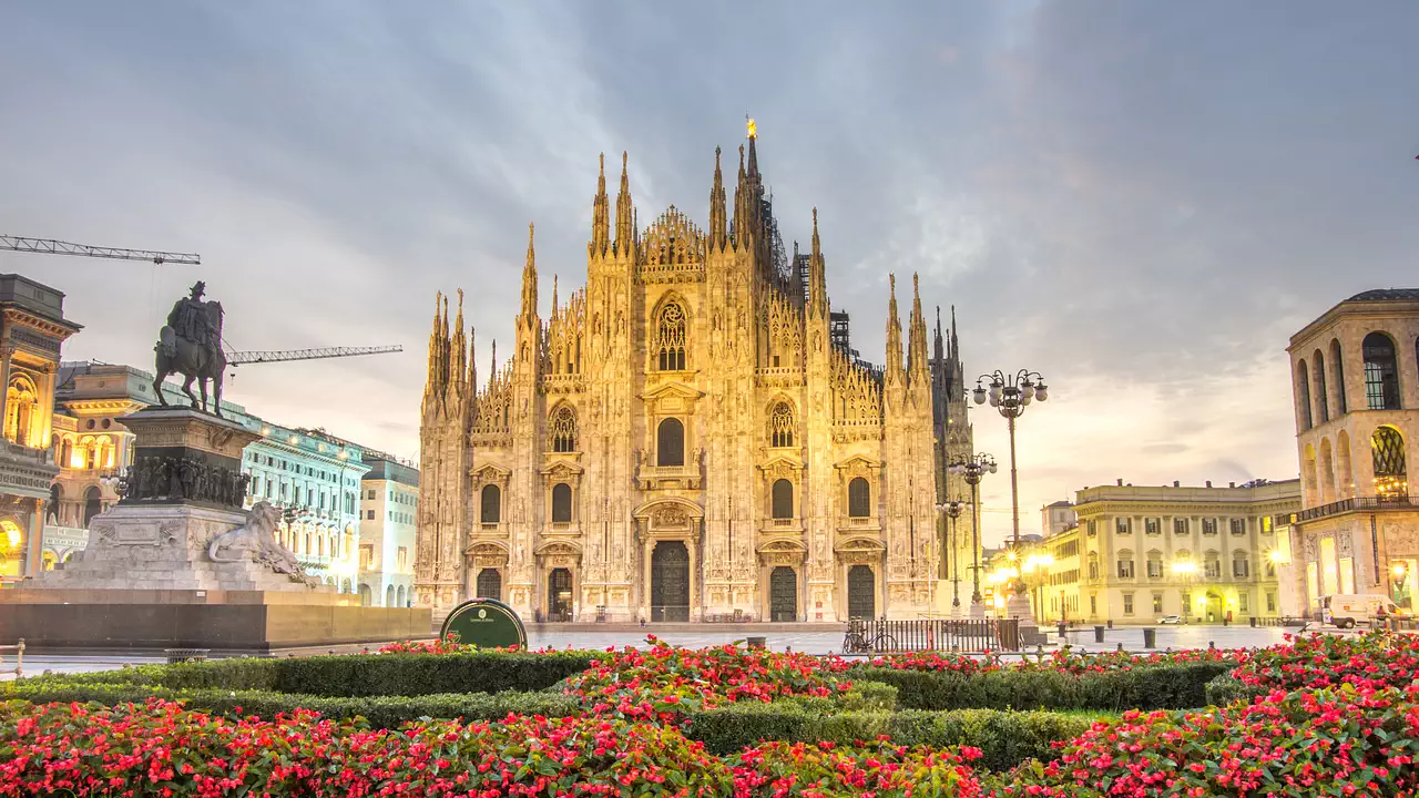 Airport Taxis - TOP 10 Tourist Places in Milan