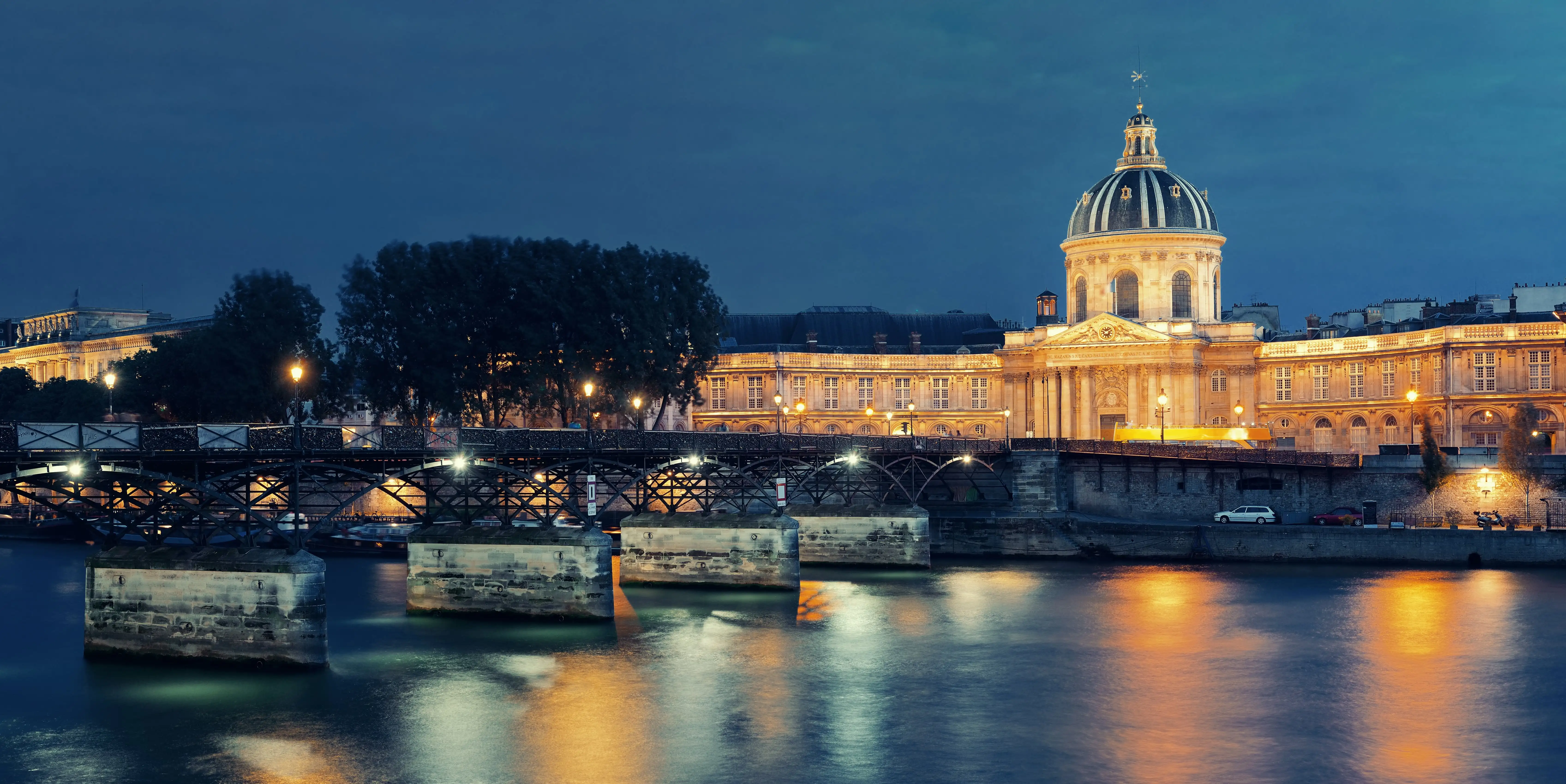 Paris: Explore the night! | Airport Taxi