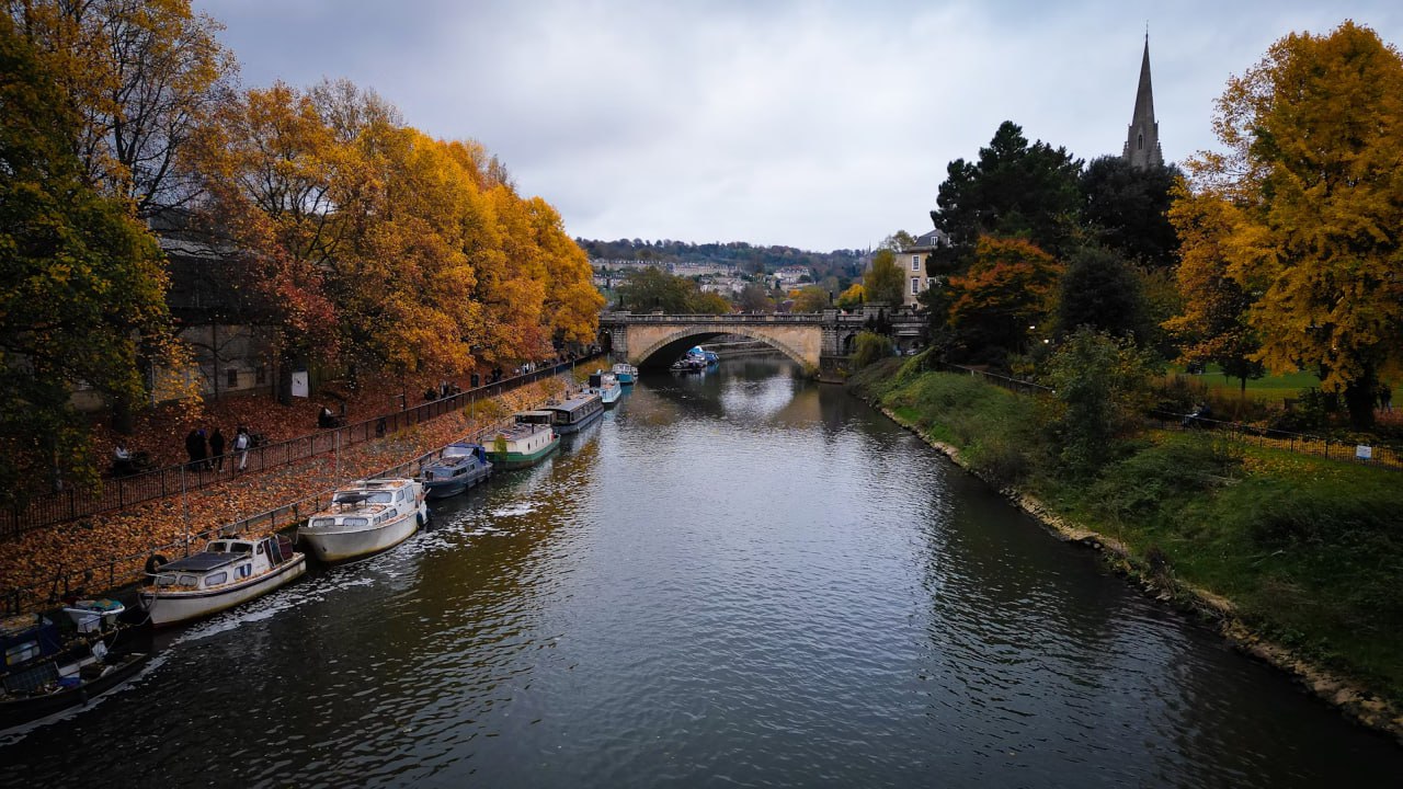 scenic_view_along_the_river_avon_in_bath_uk